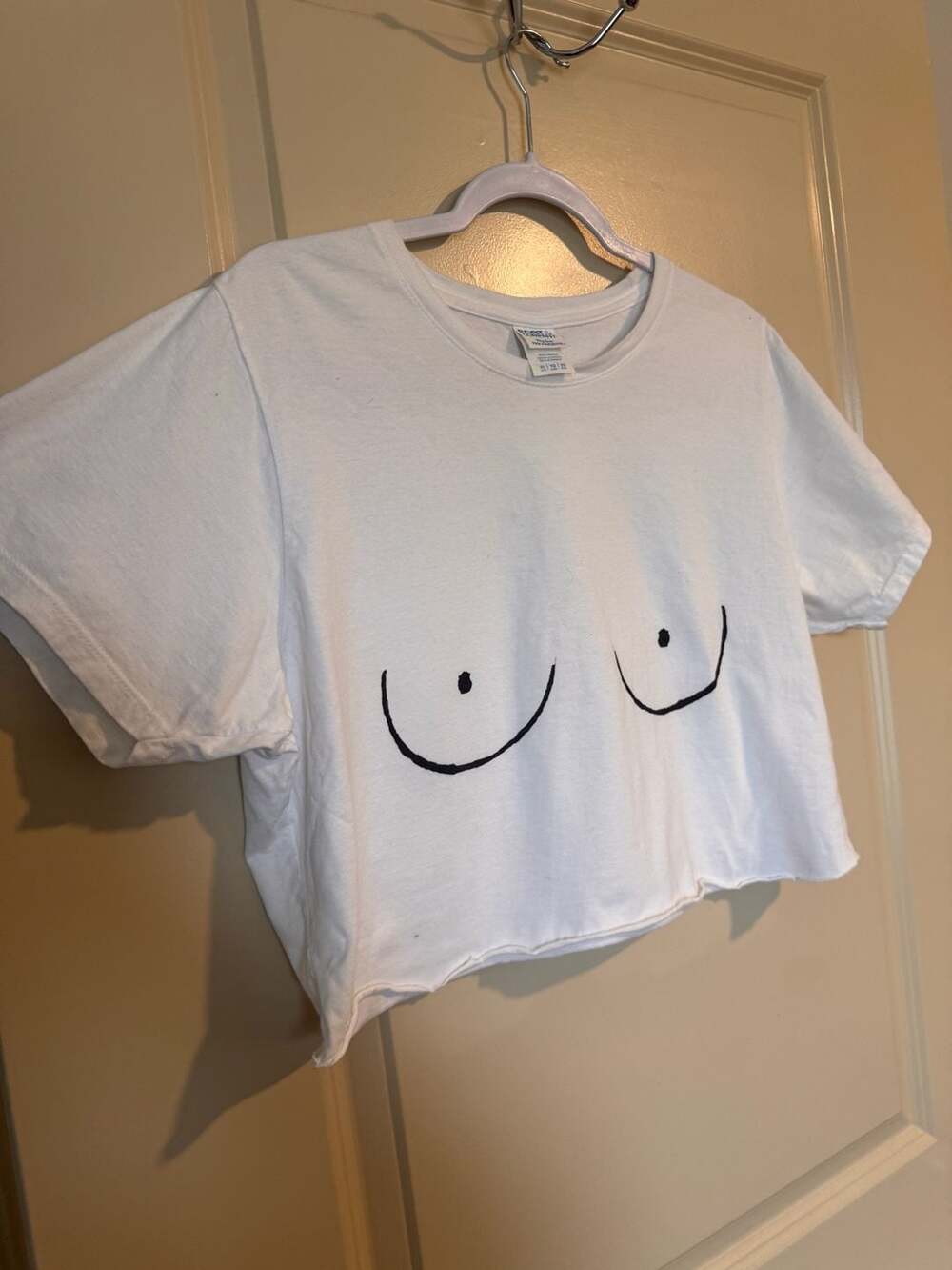 Port & Company Fan Favorite White Crop Top Tee Size XL Breast Sketch Graphic